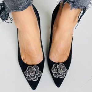 Blk suede heels with flowers detail